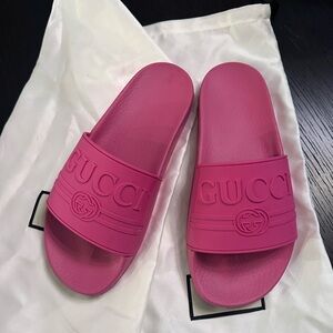 Gucci Fuchsia Poll Slide Sandals Size 38/8